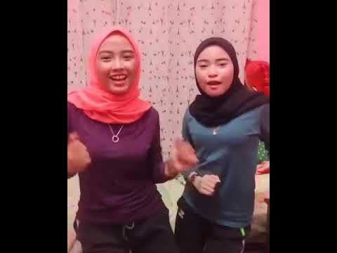 Tik Tok goyang awek baju ketat