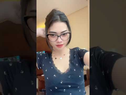 TikTok @bby gsk aka nona gesek 2