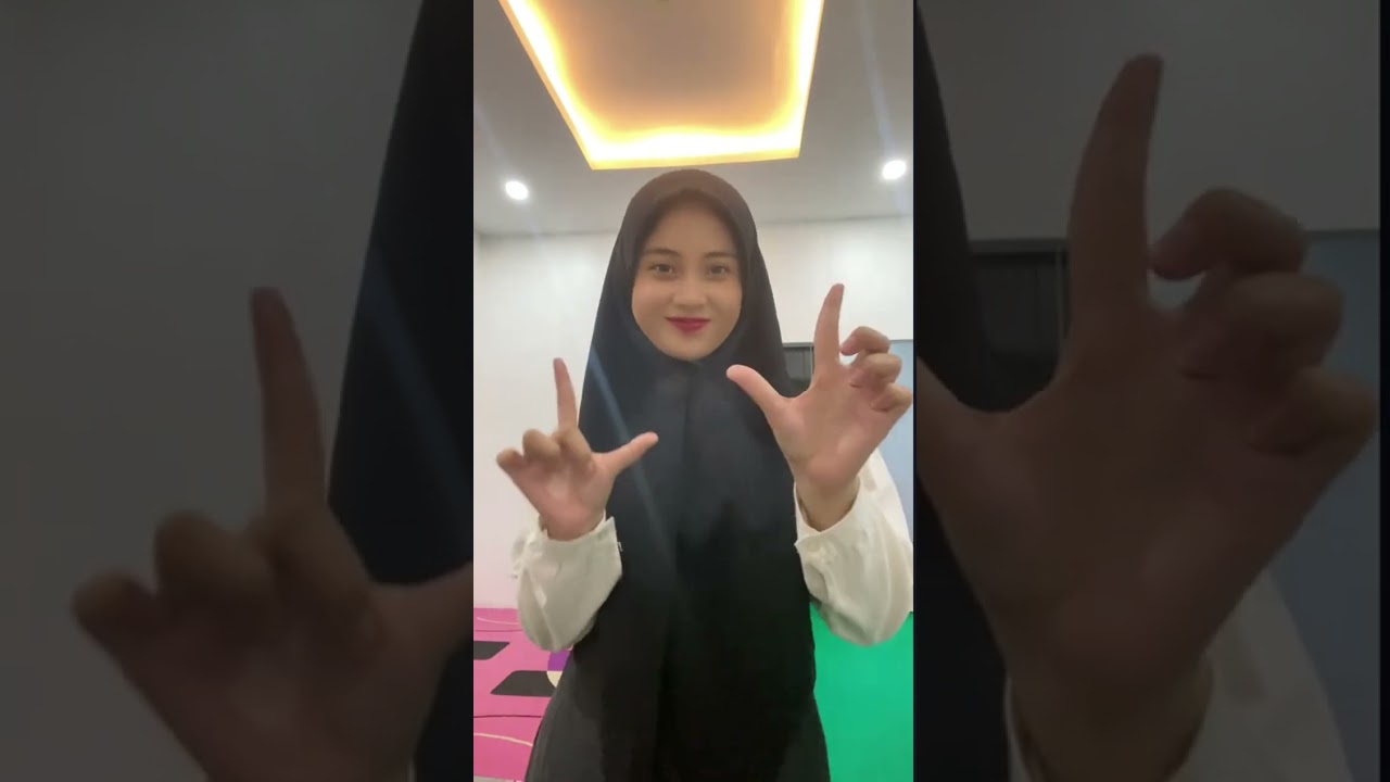 TIKTOK HOT JULIA NURFADILAH BIKIN JONI KALIAN BANGUN🥵🥵🥵