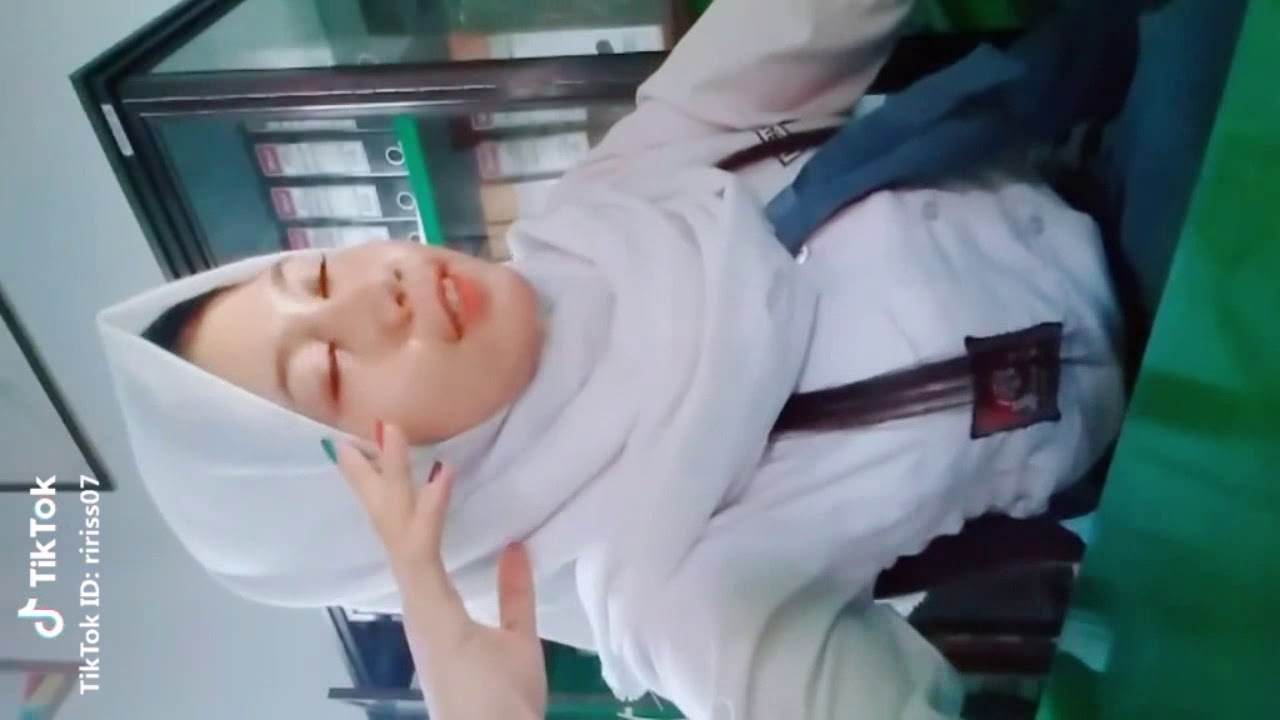 Tiktok ID: ririss 07