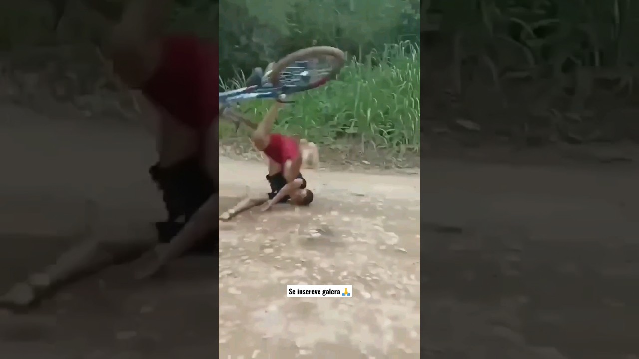 tombos de bike esse foi engraçado 🤣🤣#shorts #engraçado #bike