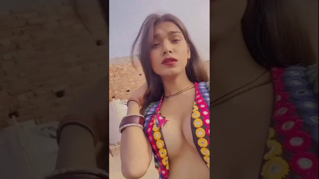 #topless #saree #braless #desi #exhibitionist #hot #bhabhi #short #trending #pune #boobs #viral