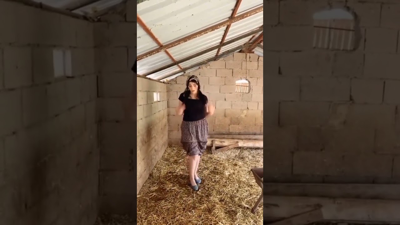 Türbanlı köylü kızı samanlıkta