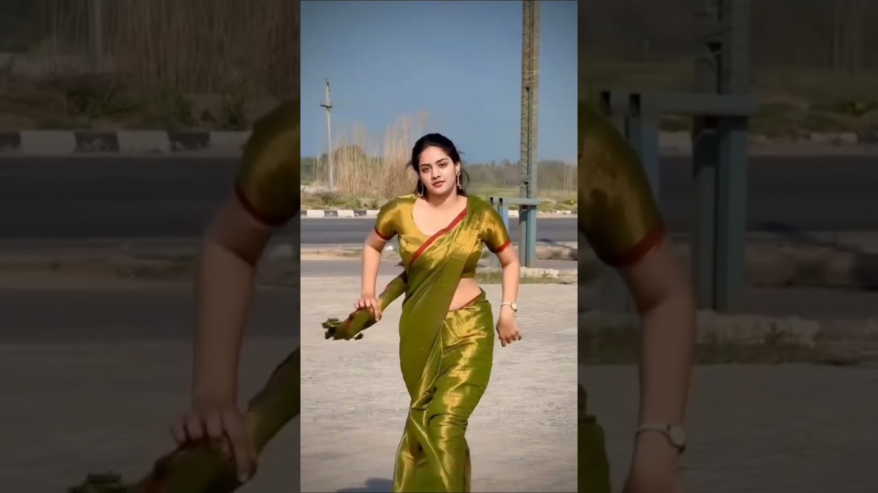 #Trending #dance #reels #saree #telugu #cute #trending #viral #beautiful #tamil #hot #navel #aunty