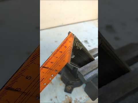 Tricks of Experienced Masters. How to accurately determine the level with a square #diy #tips #tools