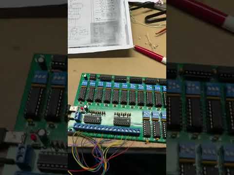 TTL arrow board controller based on a Model Railroader article.