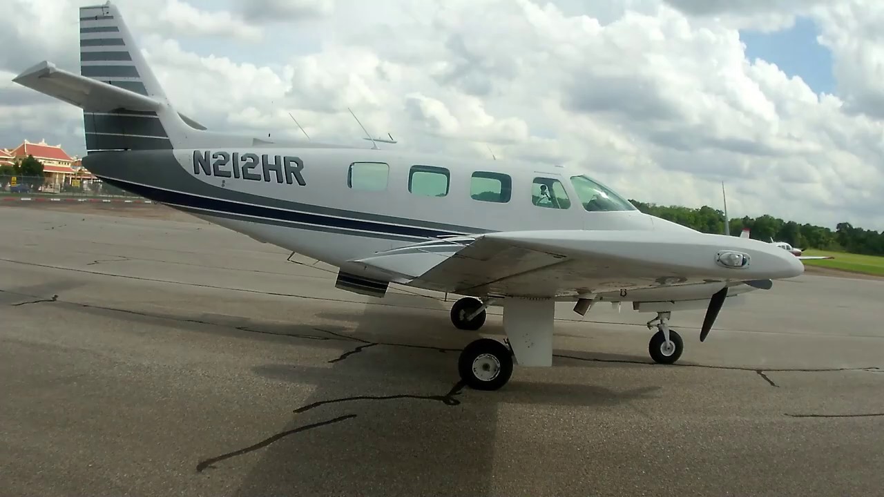 Twin Cessna T303 ADSB and Interior