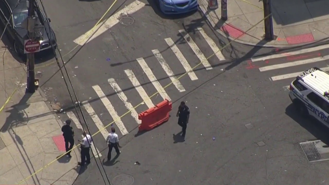 Two teenagers shot in the Bronx, gunman on the loose