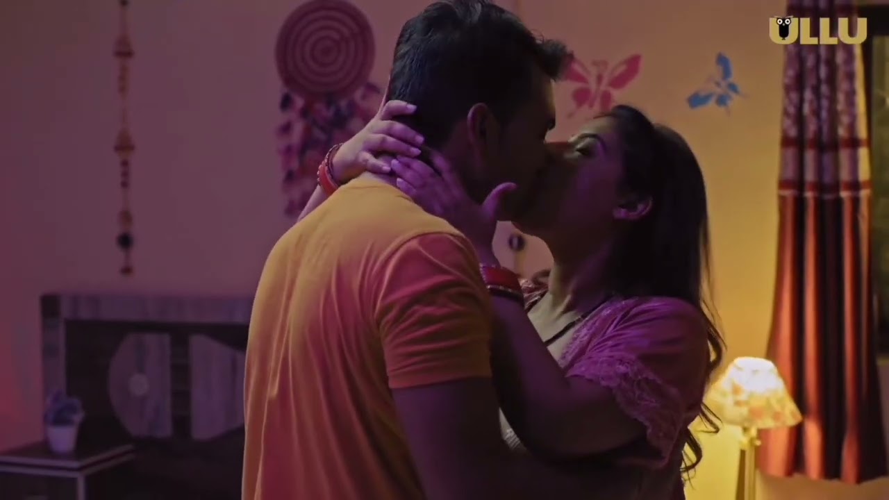 Ullu hot series//ullu hot moments//hot bhabhi #kiss #kissing #romantic #romance