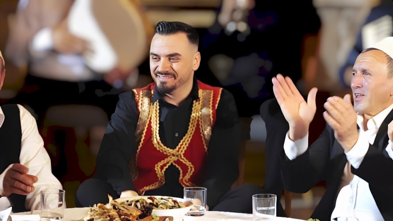Vani Gjuzi - Çohen Rosat Prej Tirone (Official Video)