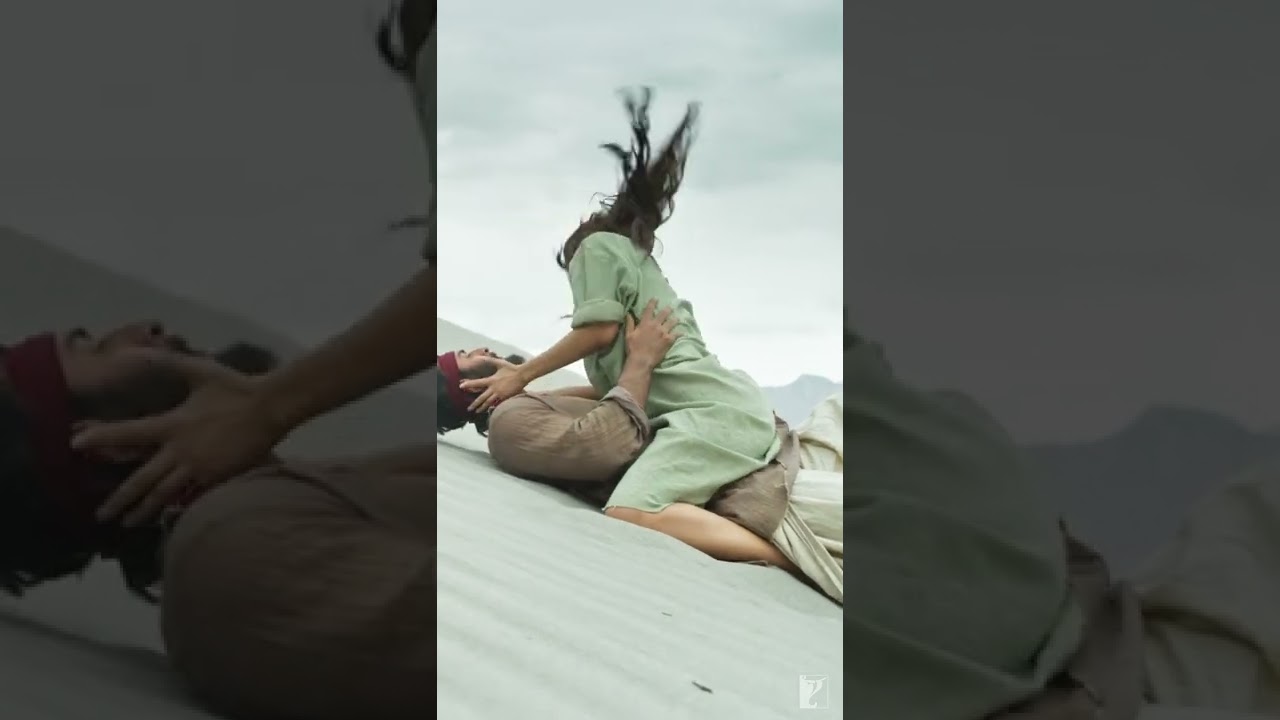 Vani Kapoor hot kiss with Ranveer Kapoor 🔥🔥 video