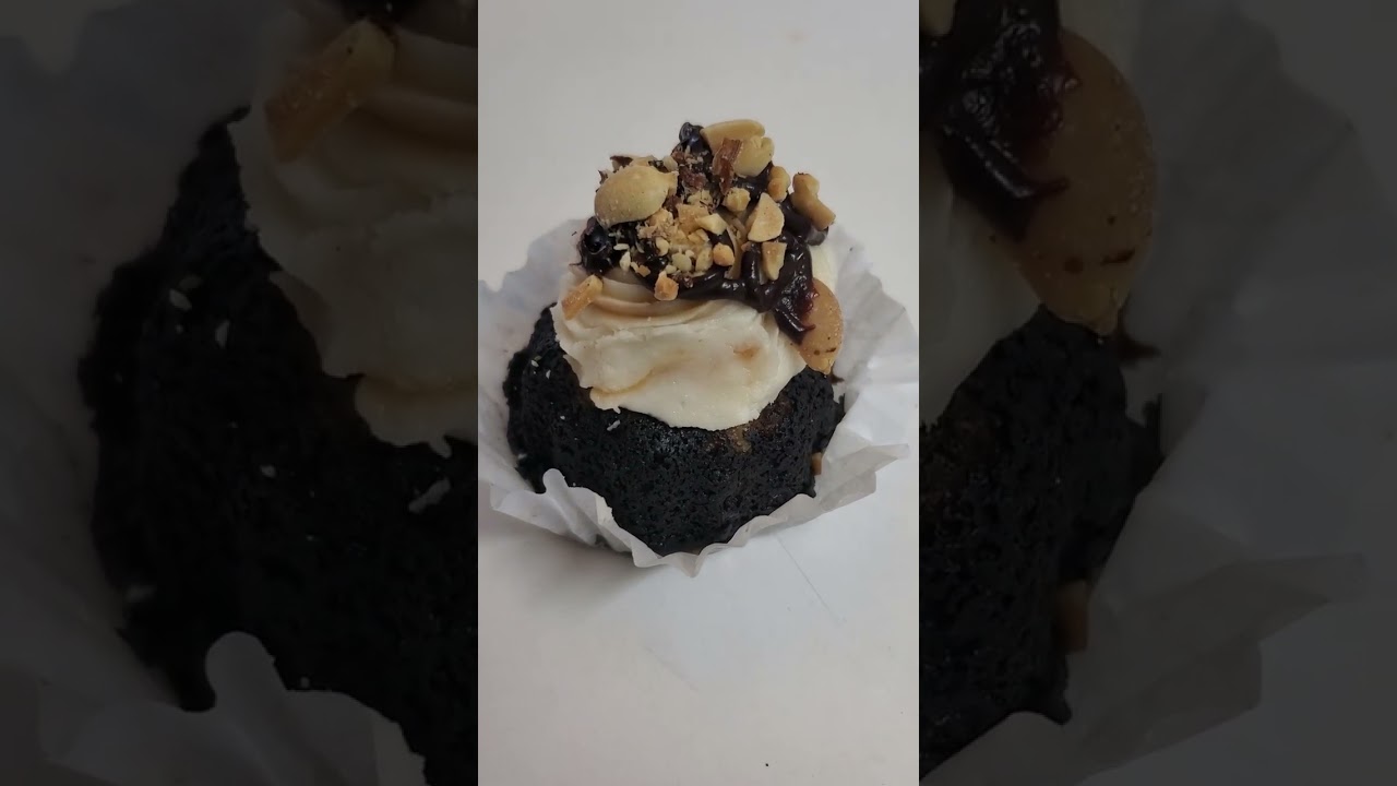 Vegan Peanut Butter mini cake from Zalie Cakes, Hollywood, Florida