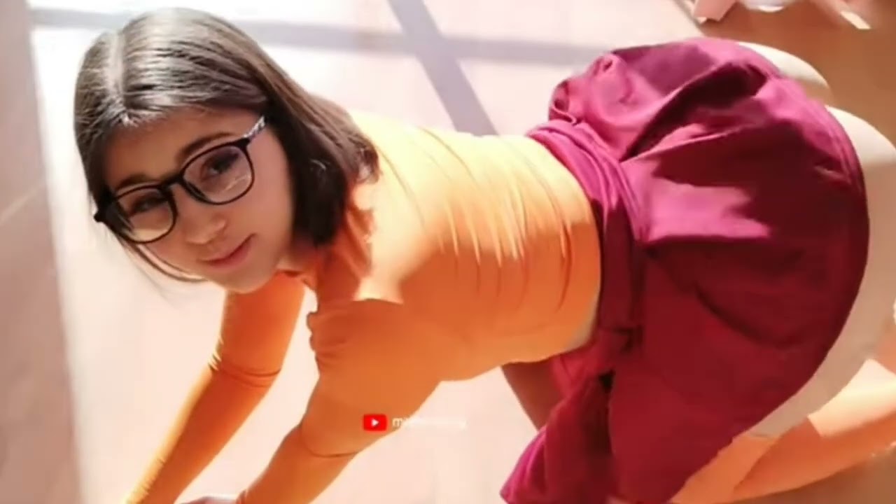 Velma Cosplay Twerking | Mai