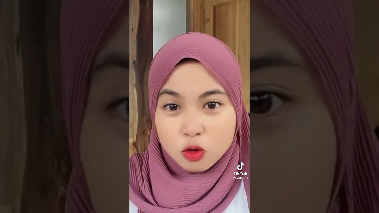 VIRAL!! HIJAB MERESAHKAN NO BH