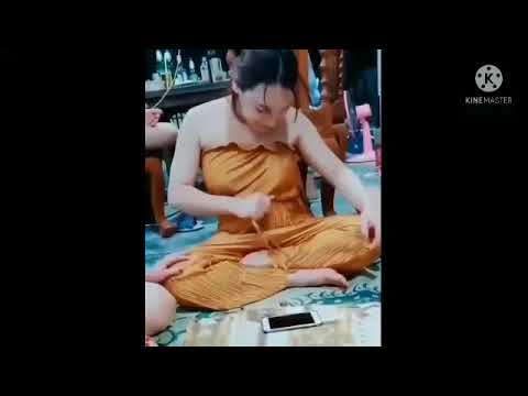 Viral No Bra 😍