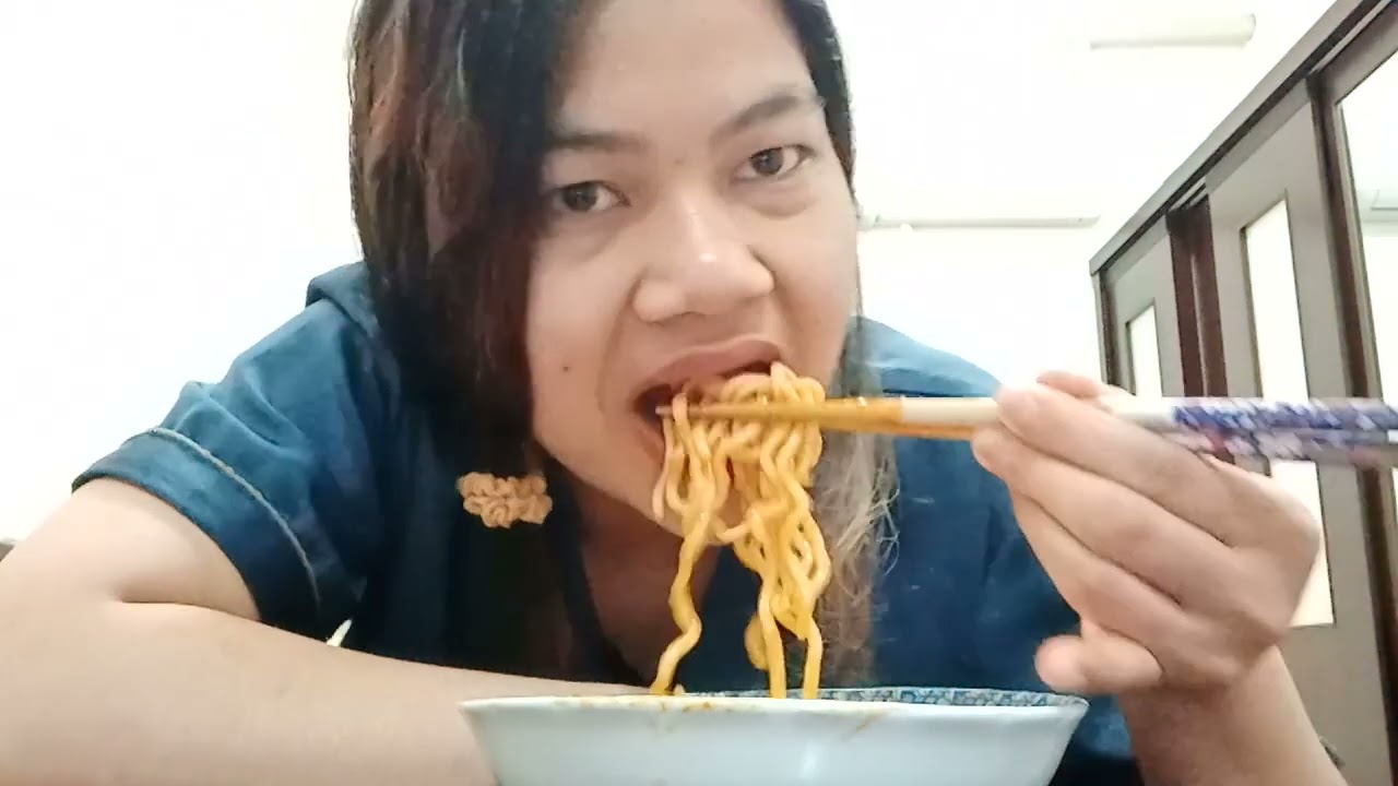 Vlog mukbang mie samyang