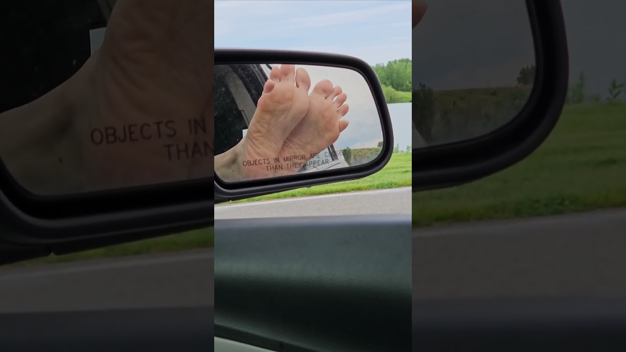 walk on by....#feet #soles #toes  #foot #footmodel #barefoot #barefeet #baresoles #solesandtoes