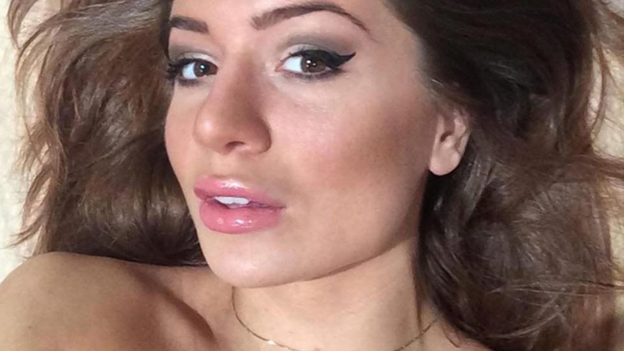 Wall Street Worker Quits To Become A P0RN Star – Veronica Vain