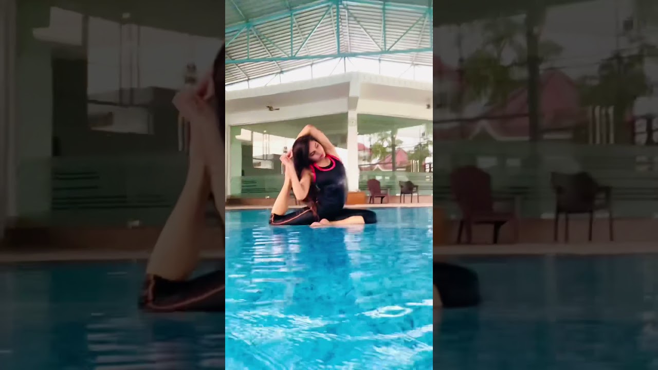 Water Yoga | Back flexibility | Yoga for Back | #backflexibility #yogainpool #pool #yoga #shorts #yt