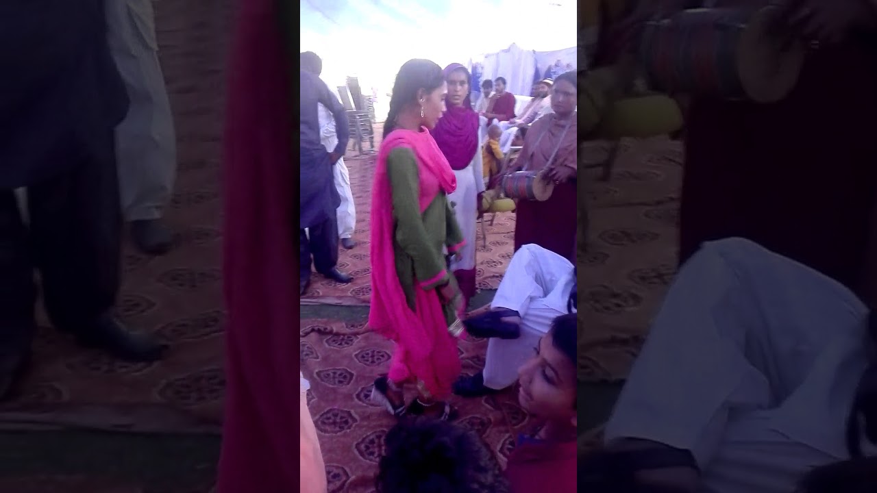 Wet mujra