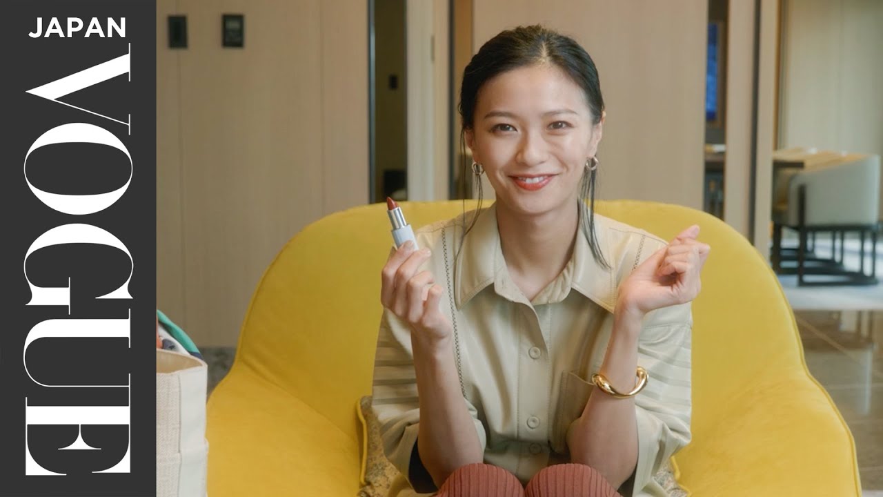What's In Nana Eikura's Bag? | In The Bag | VOGUE JAPAN