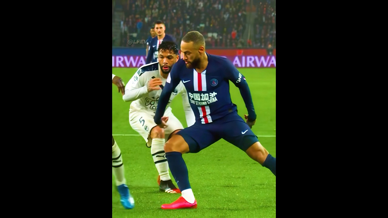 When Neymar Teaches Football 🤩