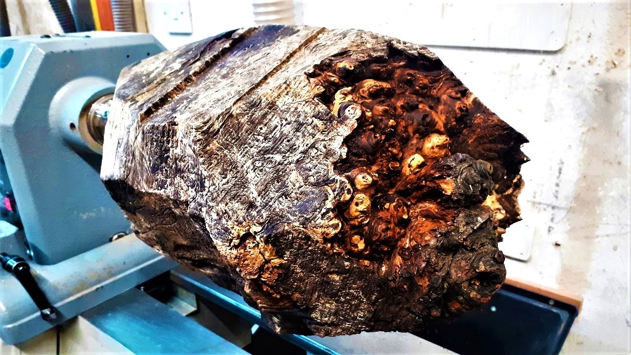 Woodturning - The Coolest Natural Edge !!
