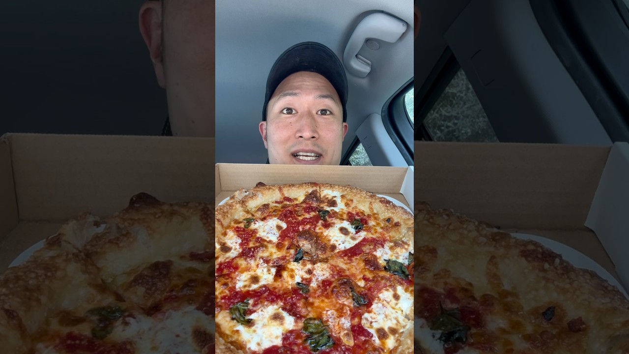 “World’s BEST Pizza 🍕”? 🤔