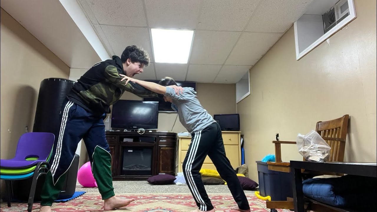 WRESTLING WITH MY COUSIN EXTREME!!
