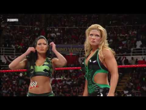 WWE RAW 12/05/2008 │Mickie James & Maria vs Beth Phoenix & Melina