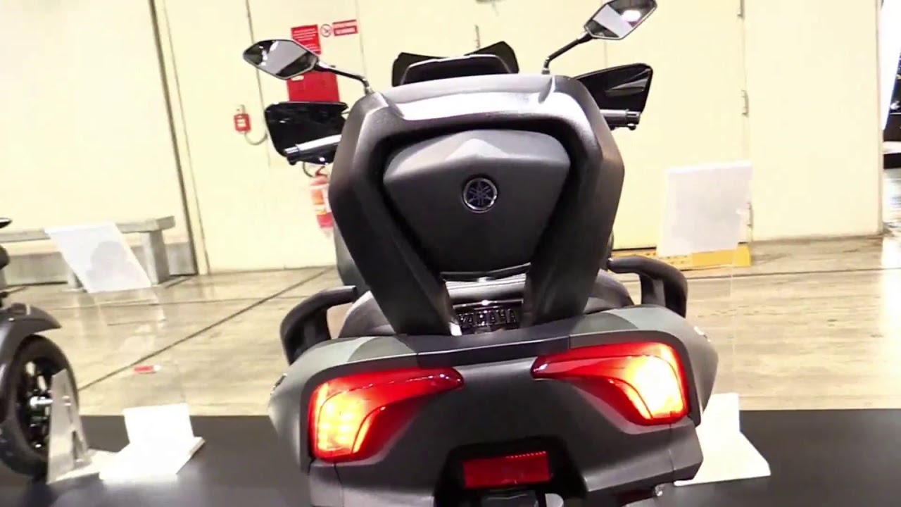 Yamaha Tricity 300 black      THE COOLEST MOTORCYCLE