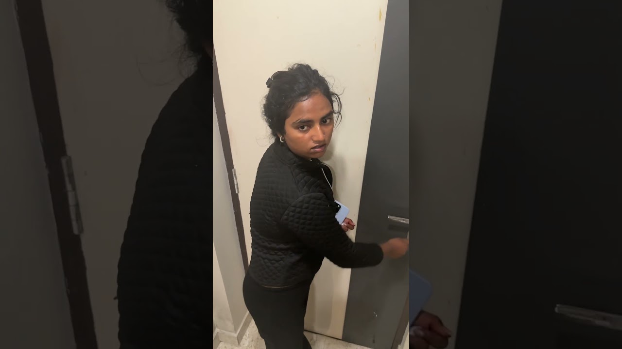 Ye hamara room hai 😍 #youtubeshorts #shortvideos #trending #vlog #heenaprajapati