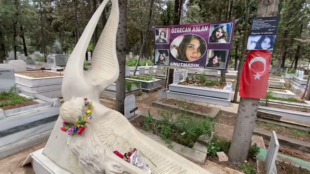 Özgecan Aslan’ın Kabrini Ziyaret Ettim !